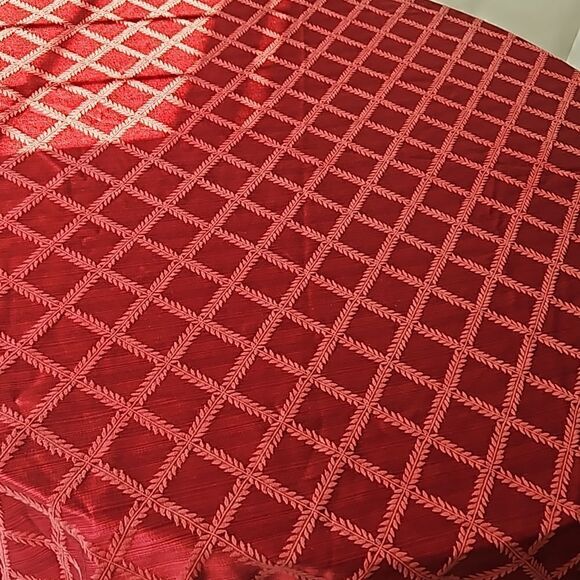 Lenox American By Design Round Tablecloth Red 70" - Picture 11 of 16